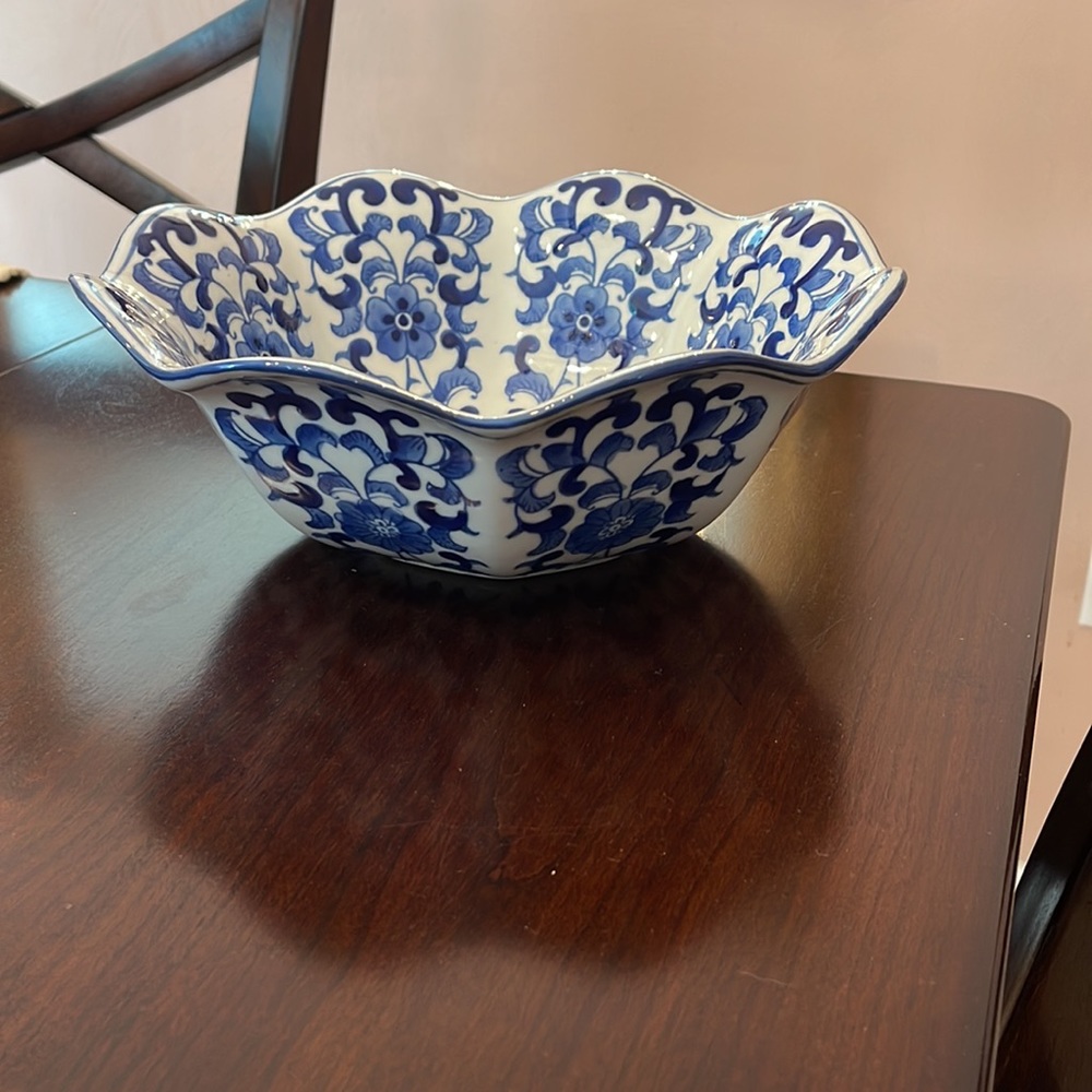 Chinoiserie bowl